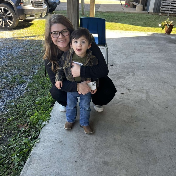 Meet your Posher, Katlyn - Picture 5 of 5